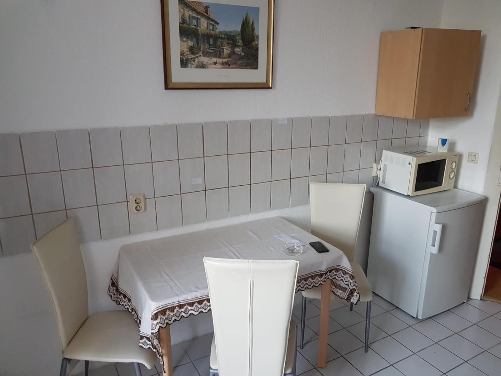 Апартаменти 2 X Schlaf- Zimmer Fewo Schmidt 55 Qm, Bad Wc, Extra Kueche, Ausstattung Einfach Dafuer Billig Гальберштадт Екстер'єр фото